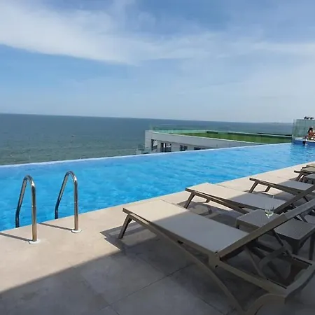 Infinity By The Sea Jacuzzy Sauna Gym Apartman 3*