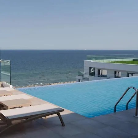 Infinity By The Sea Jacuzzy Sauna Gym Apartman 3*