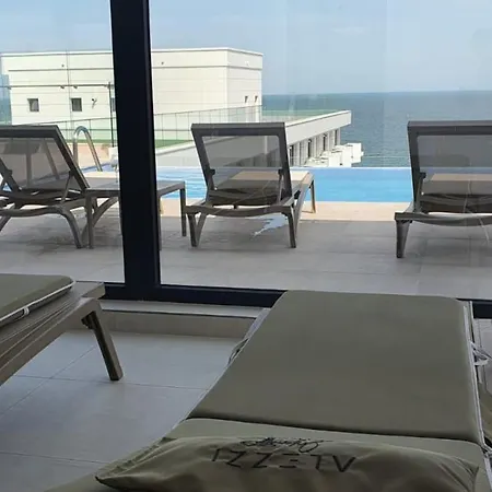 Apartment Infinity By The Sea Jacuzzy Sauna Gym