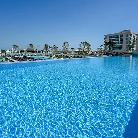 Infinity By The Sea Jacuzzy Sauna Gym Apartman Năvodari